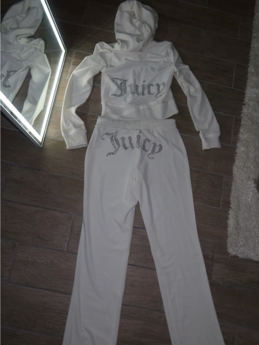 Juicy Couture white rhinestone velour tracksuit set - Picture 2 of 10